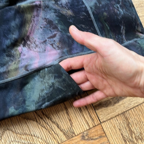 **DONATED** Lululemon cropped leggings - Picture 5 of 10